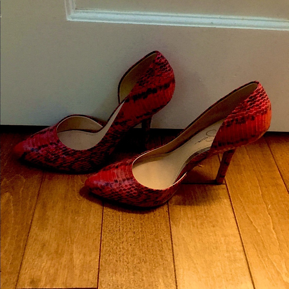 Jessica Simpson red snake skin pumps
